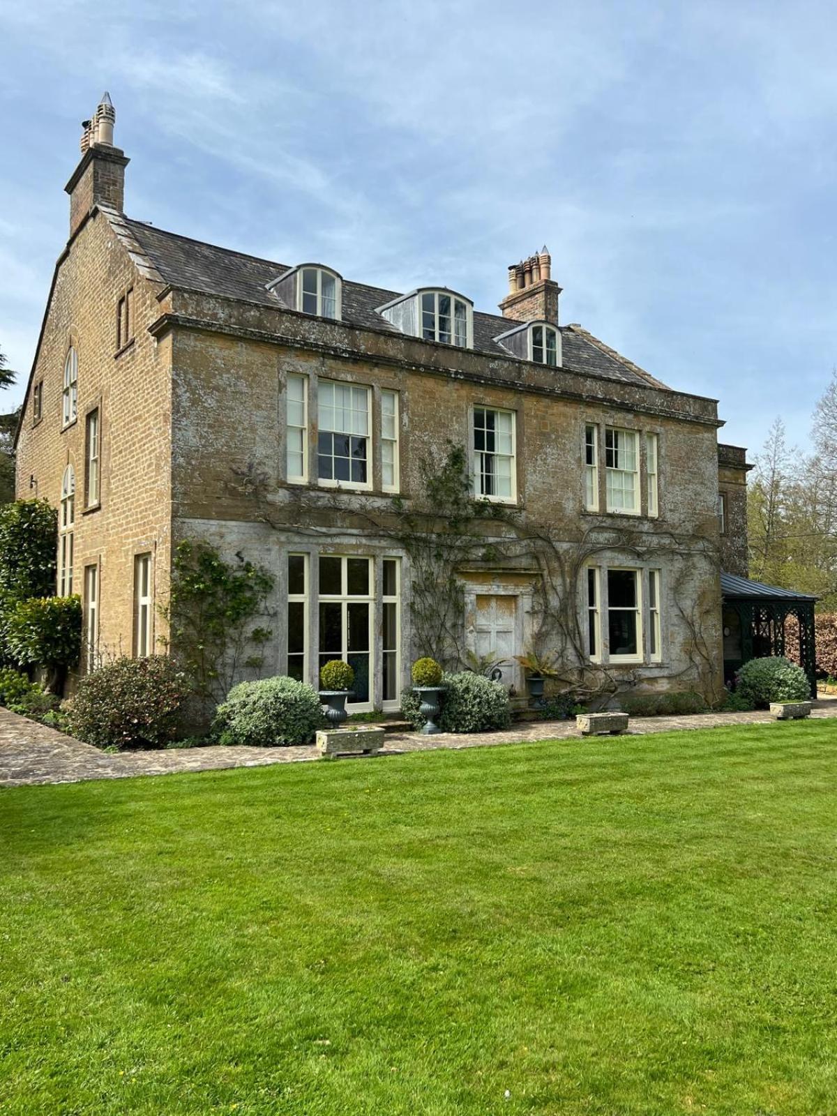 North Perrott The Old Rectory Somerset מראה חיצוני תמונה